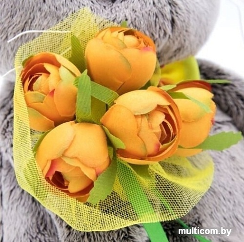 Мягкая игрушка Basik & Co Басик с букетом оранжевых пионов (22 см)