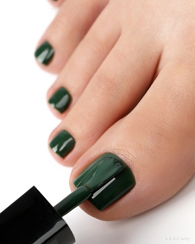 Гель-лак Emi E.MiLac For Pedicure Вечнозеленый №28 9 мл