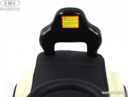 Каталка RiverToys Mercedes-AMG 300S G300GG (белый)