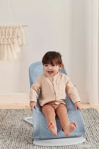 Шезлонг BabyBjorn Balance Mesh 0051.43 (sky blue)