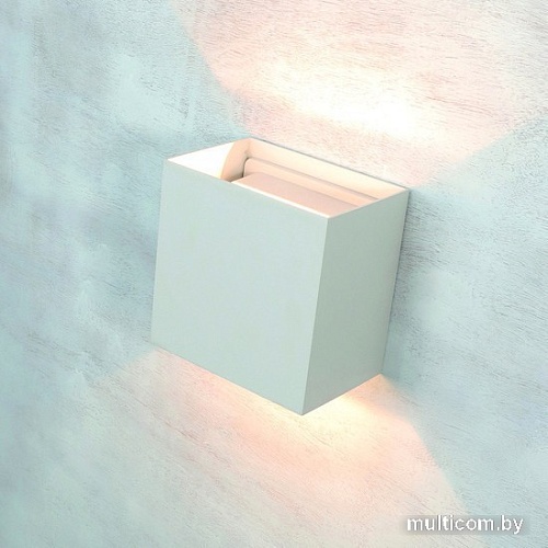 Уличный настенный светильник Mantra Davos 7436