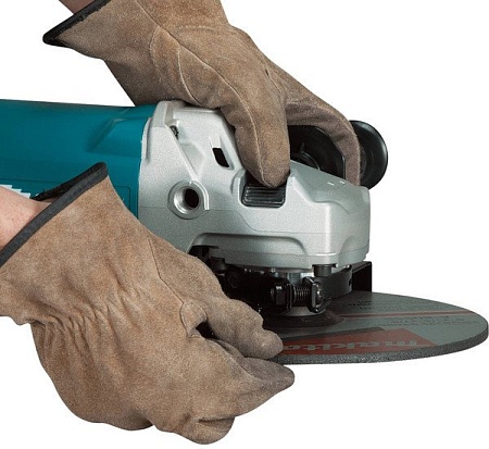 Угловая шлифмашина Makita GA9060