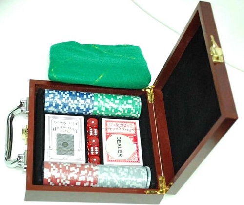 Настольная игра Zez Набор для покера в чемодане 100 фишек с номиналом 6641-M1