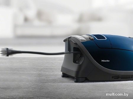 Пылесос Miele Complete C3 Parquet PowerLine SGSF3