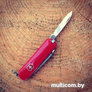 Туристический нож Victorinox Classic SD (красный)