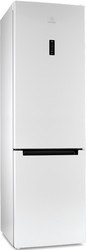 Холодильник Indesit DF 5200 W