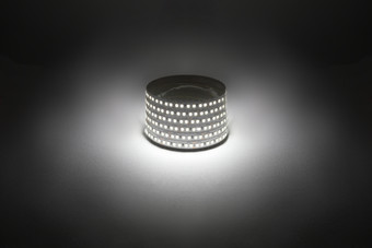 Светодиодная лента ЭРА LS2835 -14,4-180-12-4000K-IP20-1 year-5m дневной белый Б0059904