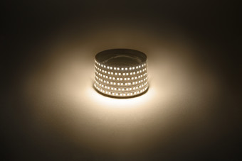 Светодиодная лента ЭРА LS2835 -14,4-180-12-3000K-IP20-1 year-5m теплый белый Б0059903