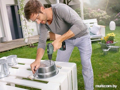 Дрель-шуруповерт Bosch UniversalDrill 18 06039C8002 (с 2-мя АКБ)