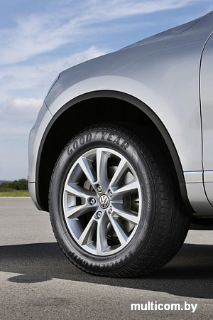 Автомобильные шины Goodyear EfficientGrip SUV 235/65R17 108V