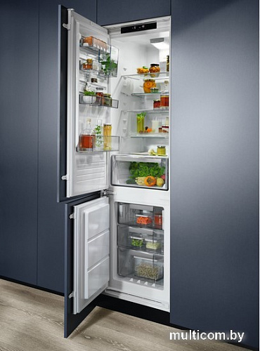Холодильник Electrolux ENS8TE19S