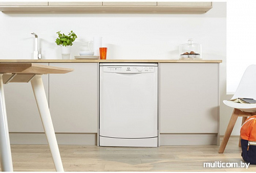 Посудомоечная машина Indesit DFP 27B+96 Z