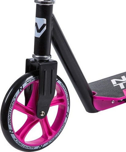 Самокат Novatrack Polis 200PNF.POLIS.PN9 (черный/розовый)
