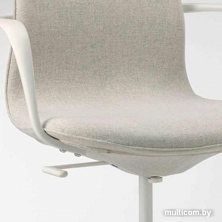 Кресло Ikea Лонгфьелль 693.117.64 (гуннаред бежевый/белый)