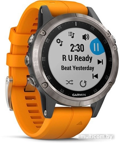 Умные часы Garmin Fenix 5 Plus Sapphire (титановый/оранжевый)