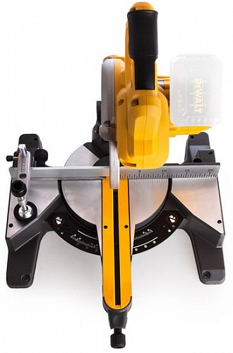 Торцовочная DeWalt DCS777N (без АКБ)