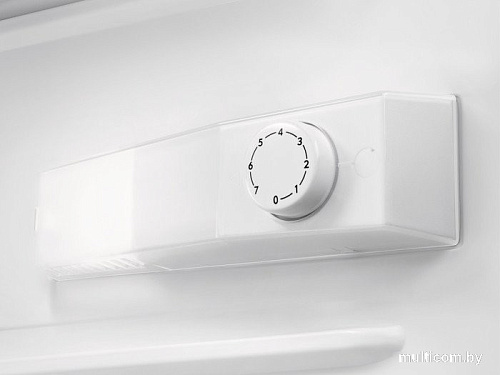 Мини-холодильник Electrolux LXB1AE13W0