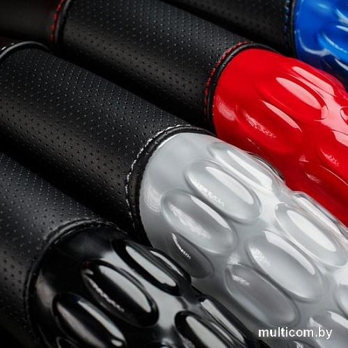 Оплетка на руль Autoprofi AP-2060 BK/RD (M) (черный/красный)