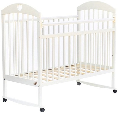Классическая детская кроватка Bambini М 01.10.18 (слоновая кость)