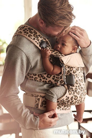 Рюкзак-переноска BabyBjorn One Cotton Mix (beige/leopard)