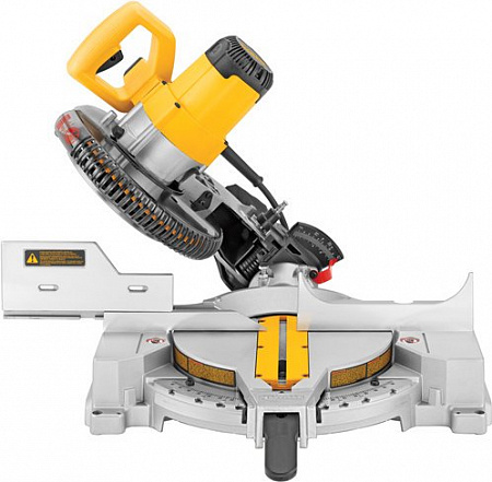 Дисковая пила DeWalt DW713