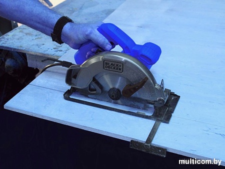 Дисковая пила Black & Decker CS1004