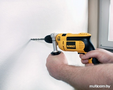 Ударная дрель DeWalt DWD024S