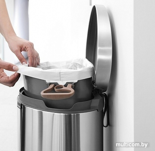 Brabantia FlatBack+ 40 л (стальной матовый с защитой от отпечатков)