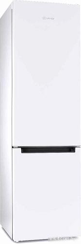 Холодильник Indesit DS 3200 W