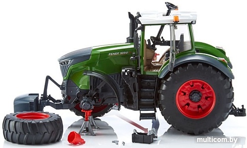 Игрушечный транспорт Bruder Fendt 1050 Vario с фигуркой и аксессуарами 04041