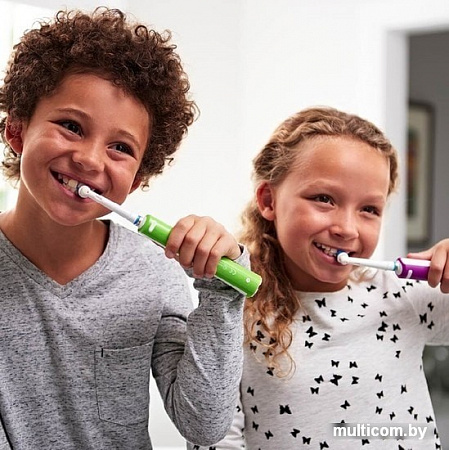 Электрическая зубная щетка Braun Oral-B Junior For Children Aged 6+ D16.535.1 (зеленый)