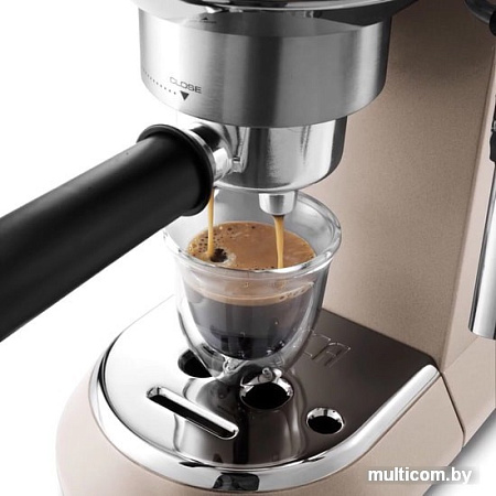 Рожковая помповая кофеварка DeLonghi Dedica Metallics EC785.BG