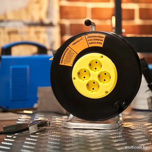 Удлинитель на катушке PROconnect Professional 11-7615