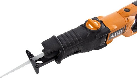 Сабельная пила AEG US 900 XE