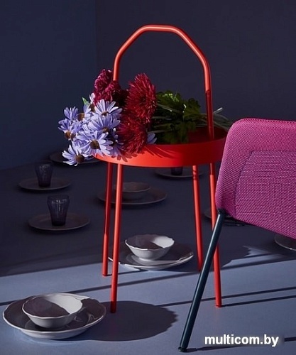 Туалетный/интерьерный столик Ikea Бурвик (красный) 503.555.26