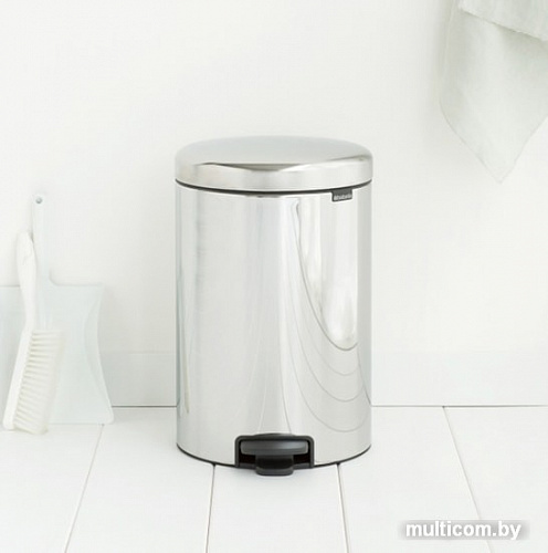 Brabantia Pedal Bin NewIcon с корзиной 20 л (стальной полированный)