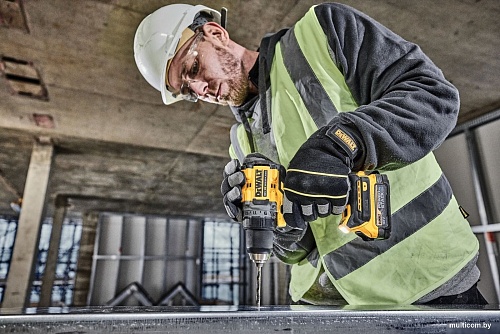 Дрель-шуруповерт DeWalt DCD800E1T (с 1-им АКБ 1.7 Ач, кейс)