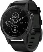 Умные часы Garmin Fenix 5S Plus Sapphire (черный/черный кожаный)