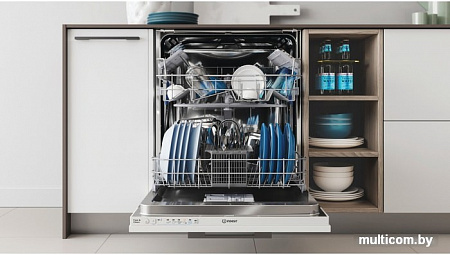 Посудомоечная машина Indesit DIE 2B19 A