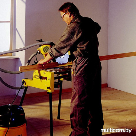 Дисковая пила DeWalt DW743N