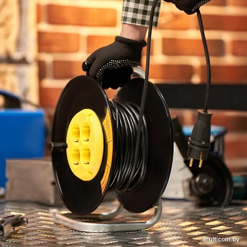 Удлинитель на катушке PROconnect Professional 11-7615