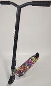 Трюковый самокат Ricos Blaze JL-301P (черный/граффити фиолетовый)
