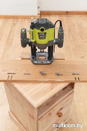 Вертикальный фрезер Ryobi RRT1600-PK