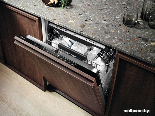 Встраиваемая посудомоечная машина Electrolux GlassCare 700 KEGB9305L