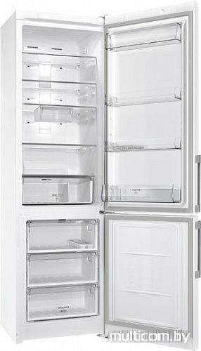 Холодильник Hotpoint-Ariston HFP 6200 W