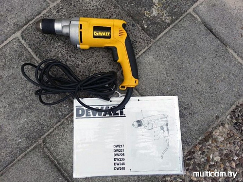 Безударная дрель DeWalt DW221