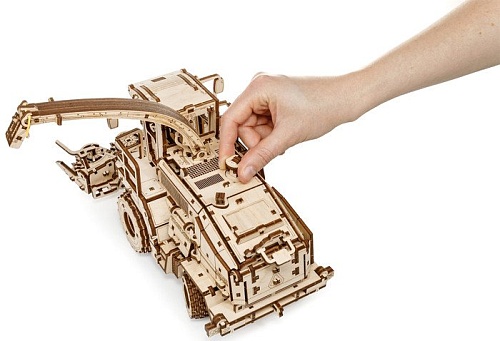Сборная модель Eco-Wood-Art Кормоуборочный