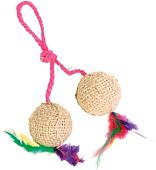 Игрушка для кошек Trixie в виде 2 мячиков с кошачей мятой и перьями на веревке (4501)