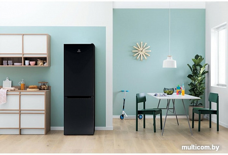 Холодильник Indesit DS 4180 B