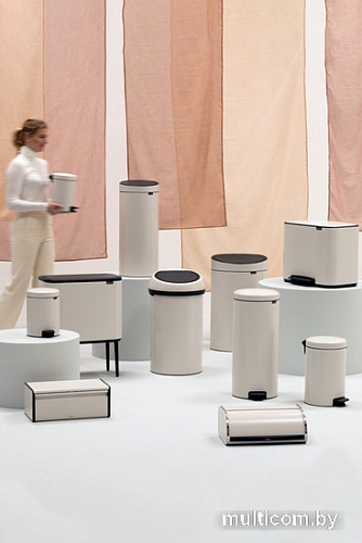 Мусорное ведро Brabantia Touch Bin New 40 л (светло-бежевый)